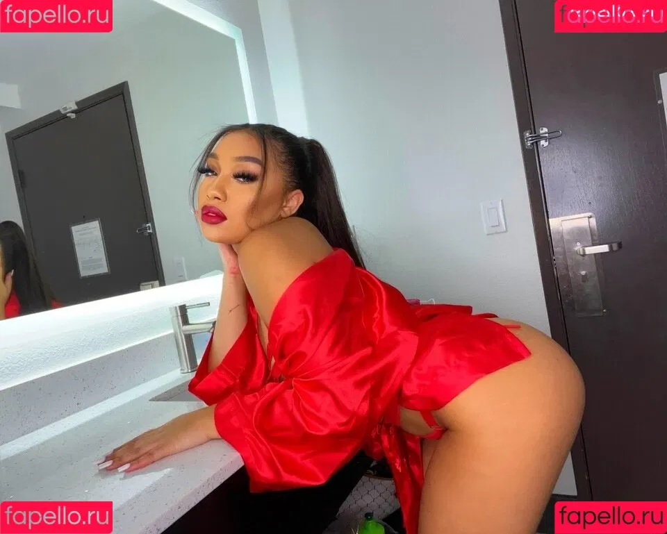 Bubble Booty / Naturalchina Onlyfans Photo Gallery 