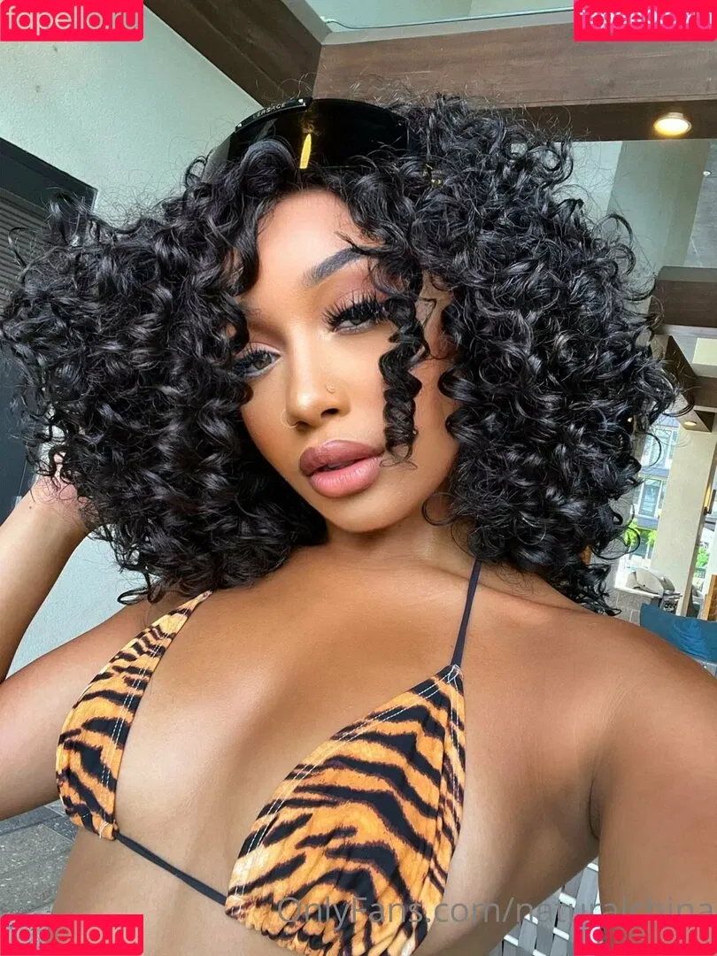 Bubble Booty / Naturalchina Onlyfans Photo Gallery 