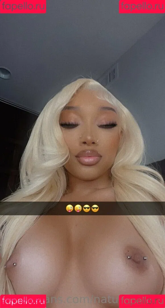 Bubble Booty / Naturalchina Onlyfans Photo Gallery 