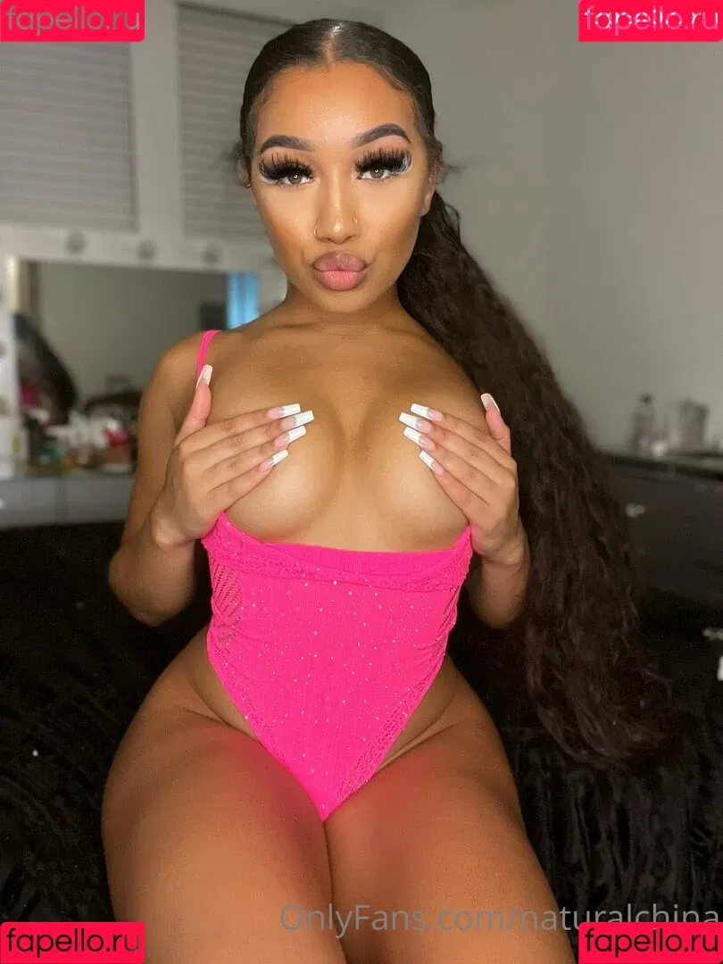 Bubble Booty / Naturalchina Onlyfans Photo Gallery 