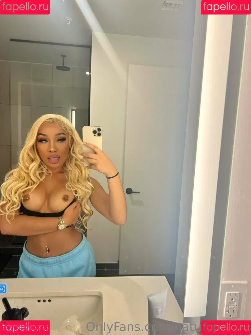 Bubble Booty / Naturalchina Onlyfans Photo Gallery 