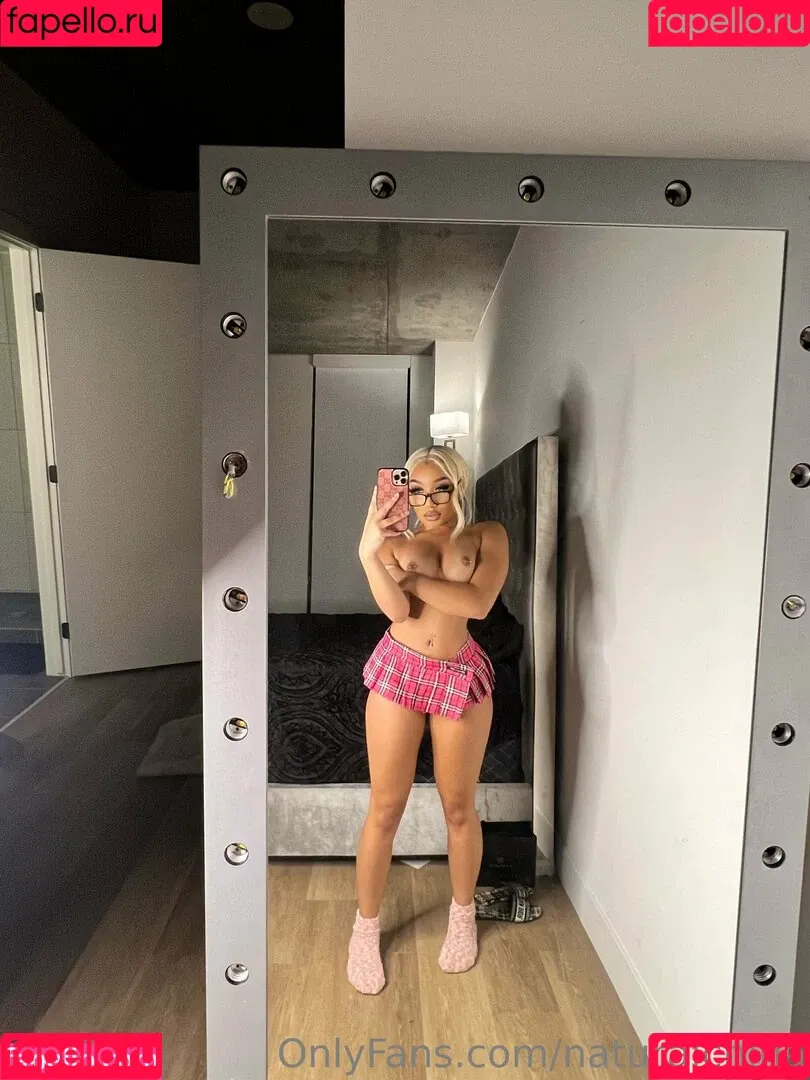 Bubble Booty / Naturalchina Onlyfans Photo Gallery 