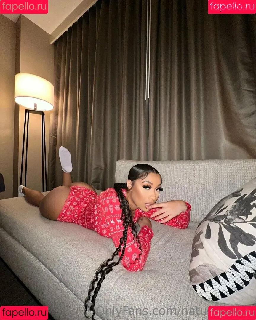 Bubble Booty / Naturalchina Onlyfans Photo Gallery 