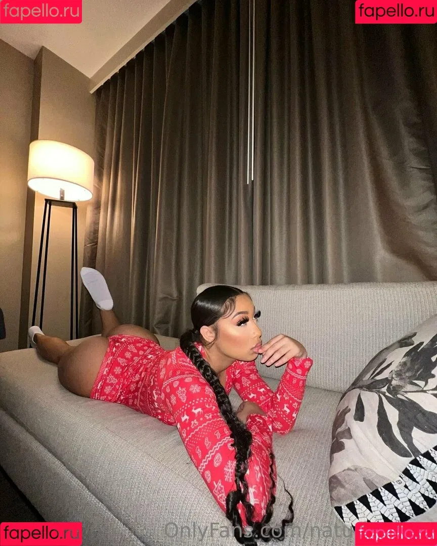 Bubble Booty / Naturalchina Onlyfans Photo Gallery 