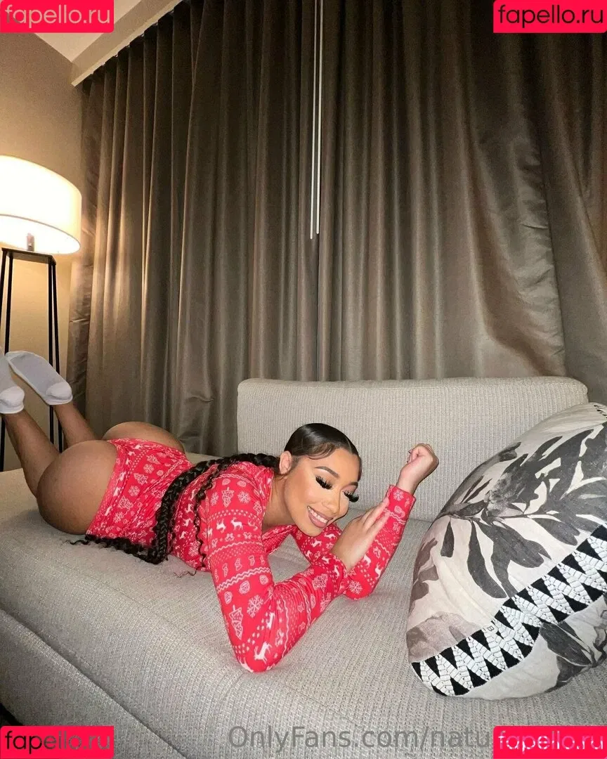 Bubble Booty / Naturalchina Onlyfans Photo Gallery 