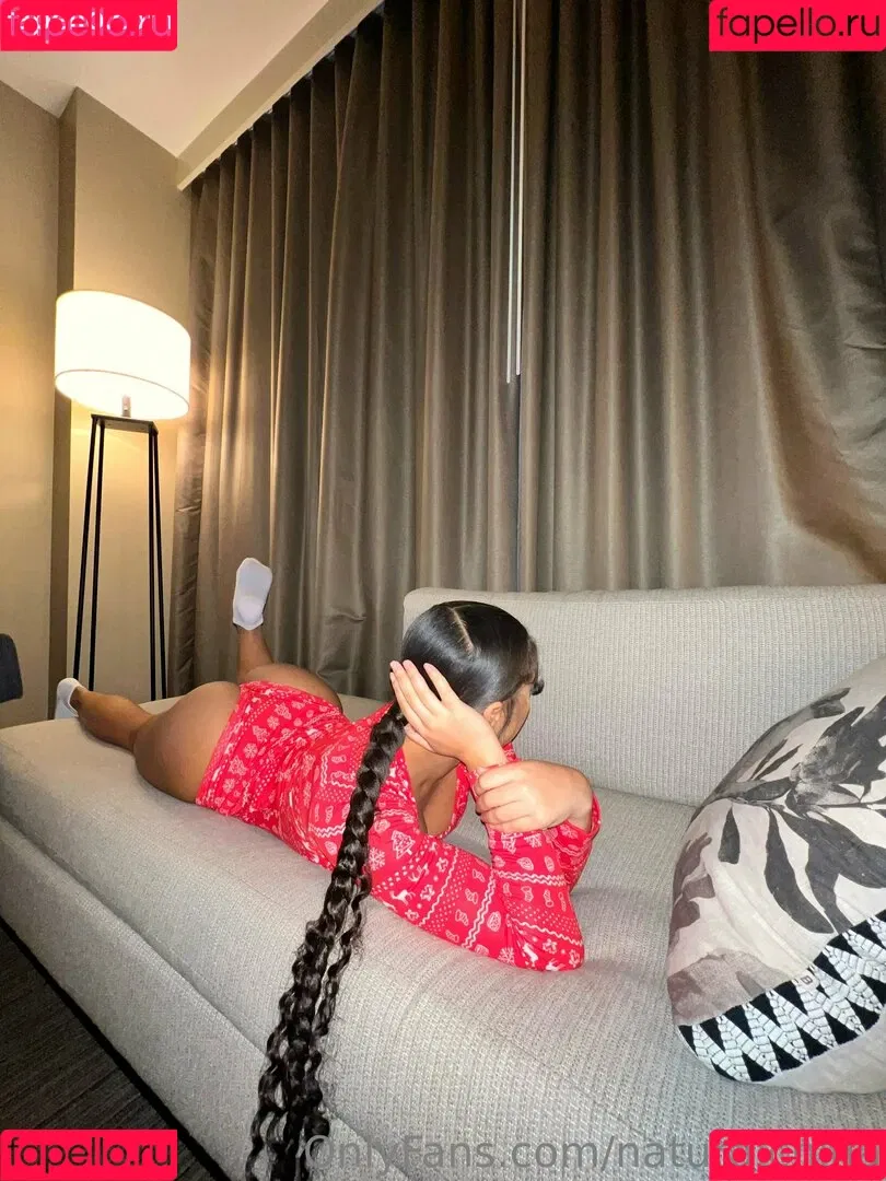 Bubble Booty / Naturalchina Onlyfans Photo Gallery 