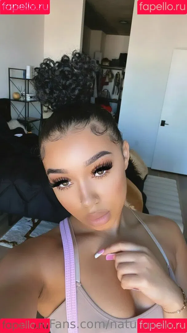 Bubble Booty / Naturalchina Onlyfans Photo Gallery 