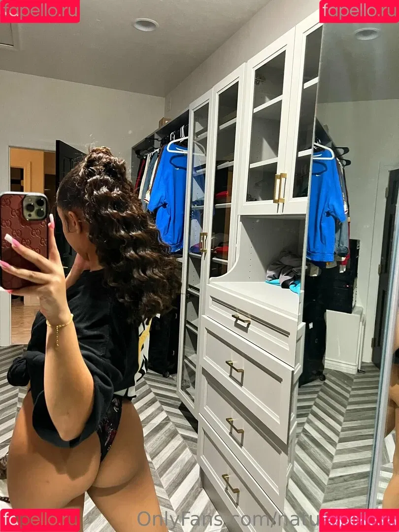 Bubble Booty / Naturalchina Onlyfans Photo Gallery 