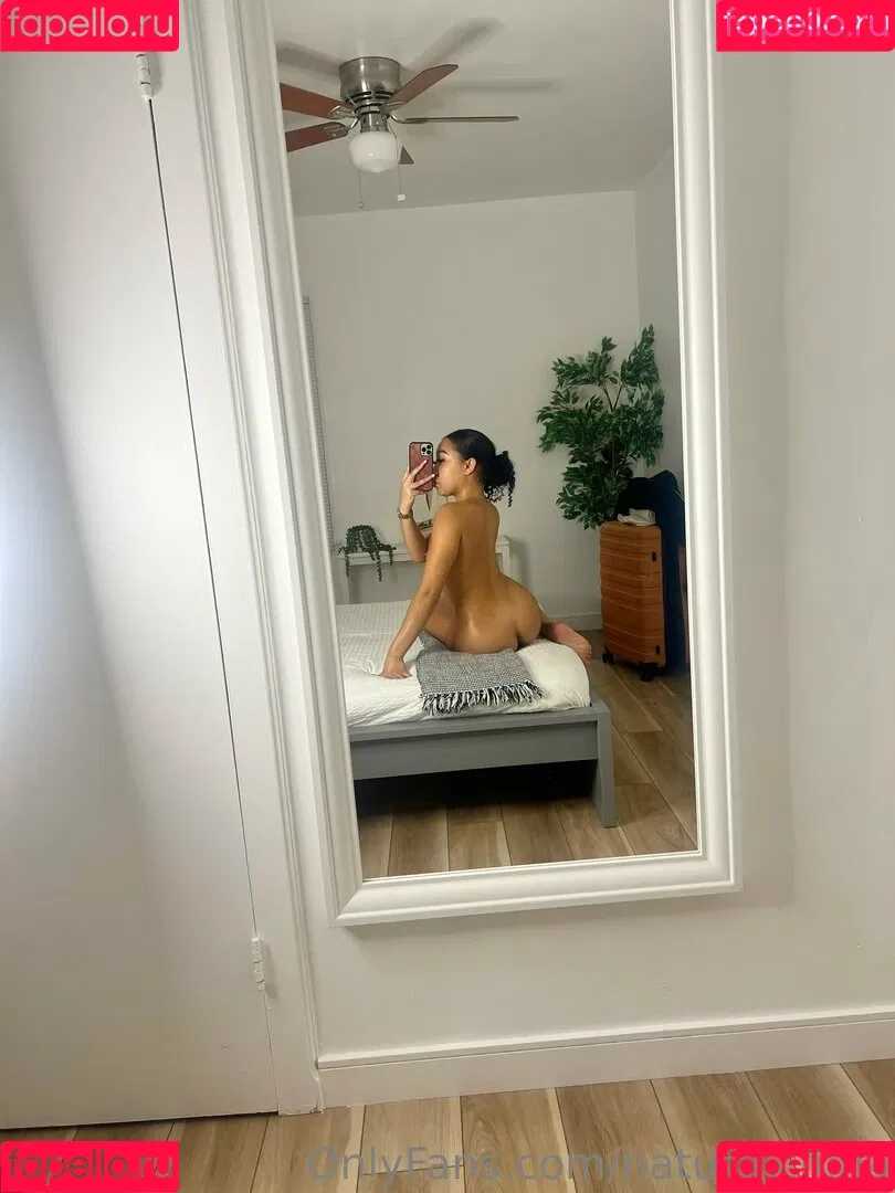Bubble Booty / Naturalchina Onlyfans Photo Gallery 