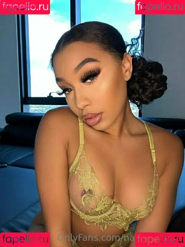 Bubble Booty / Naturalchina Onlyfans Photo Gallery 