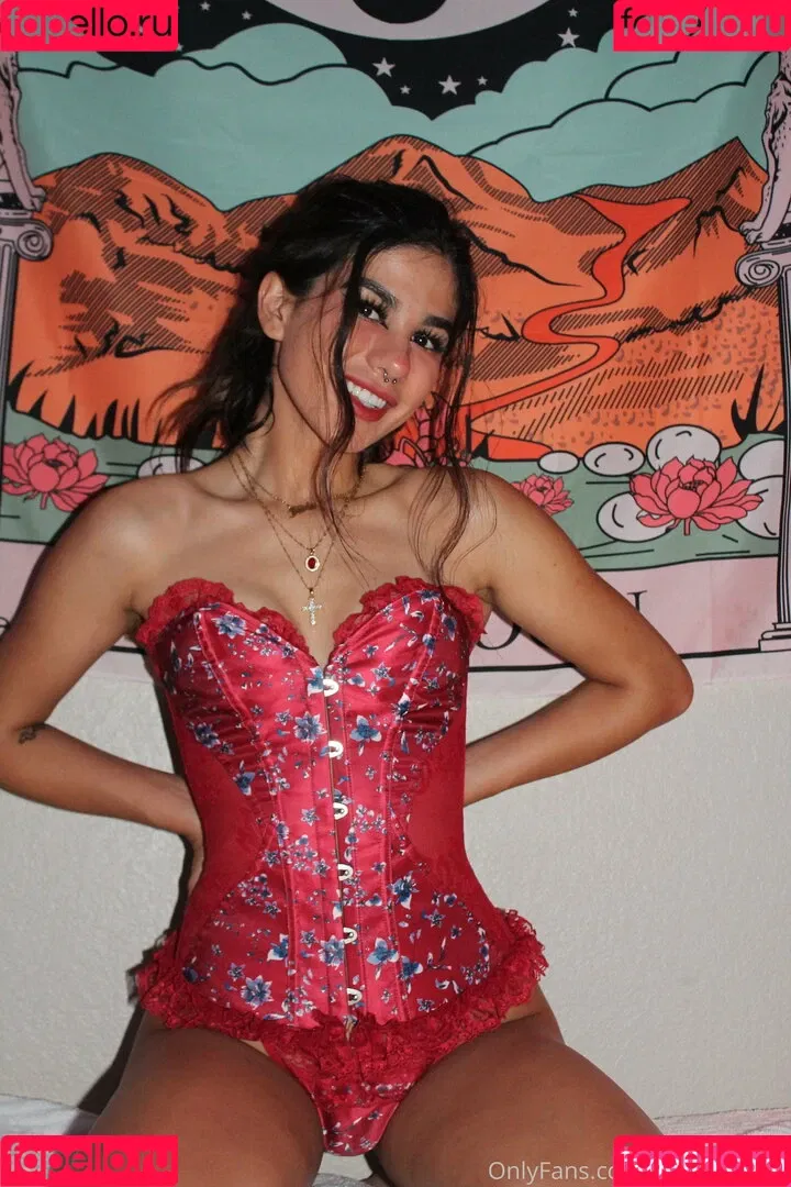 Bubble Booty / Naturalchina Onlyfans Photo Gallery 