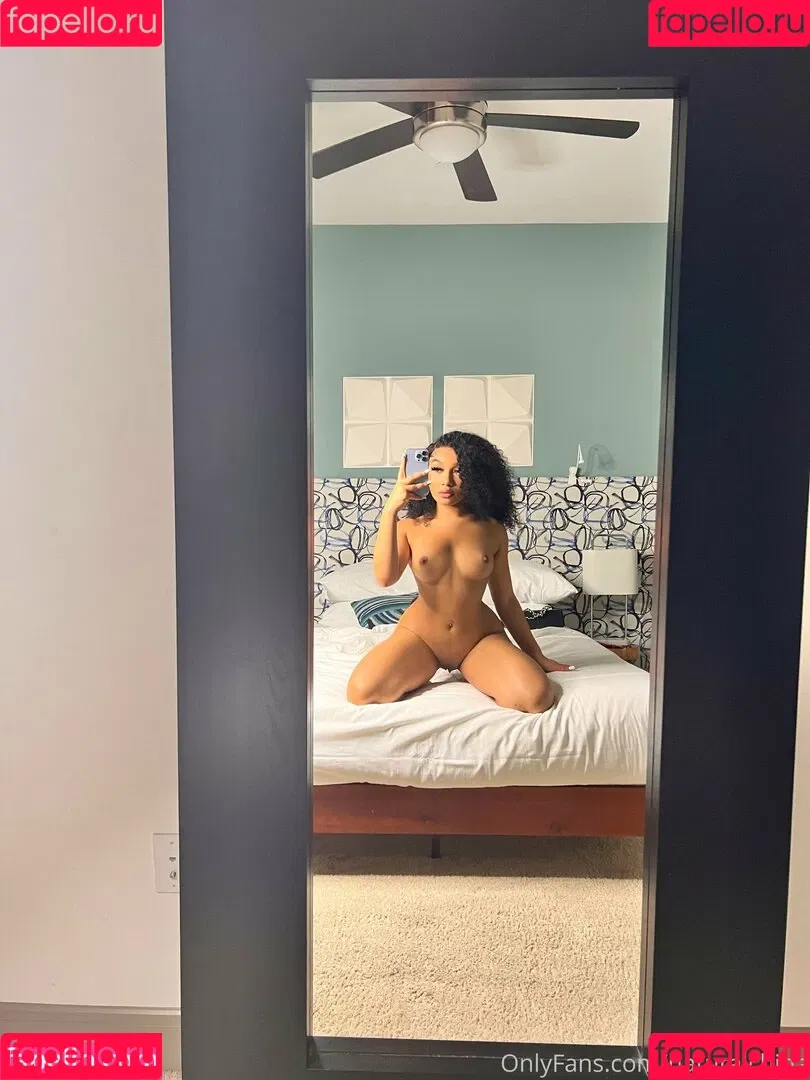 Bubble Booty / Naturalchina Onlyfans Photo Gallery 