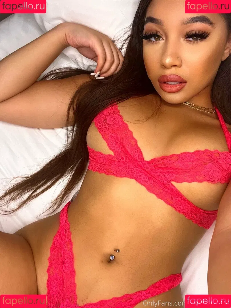 Bubble Booty / Naturalchina Onlyfans Photo Gallery 