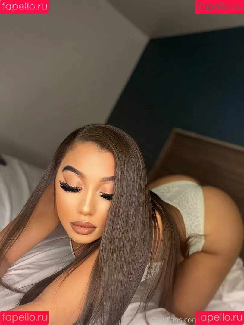 Bubble Booty / Naturalchina Onlyfans Photo Gallery 