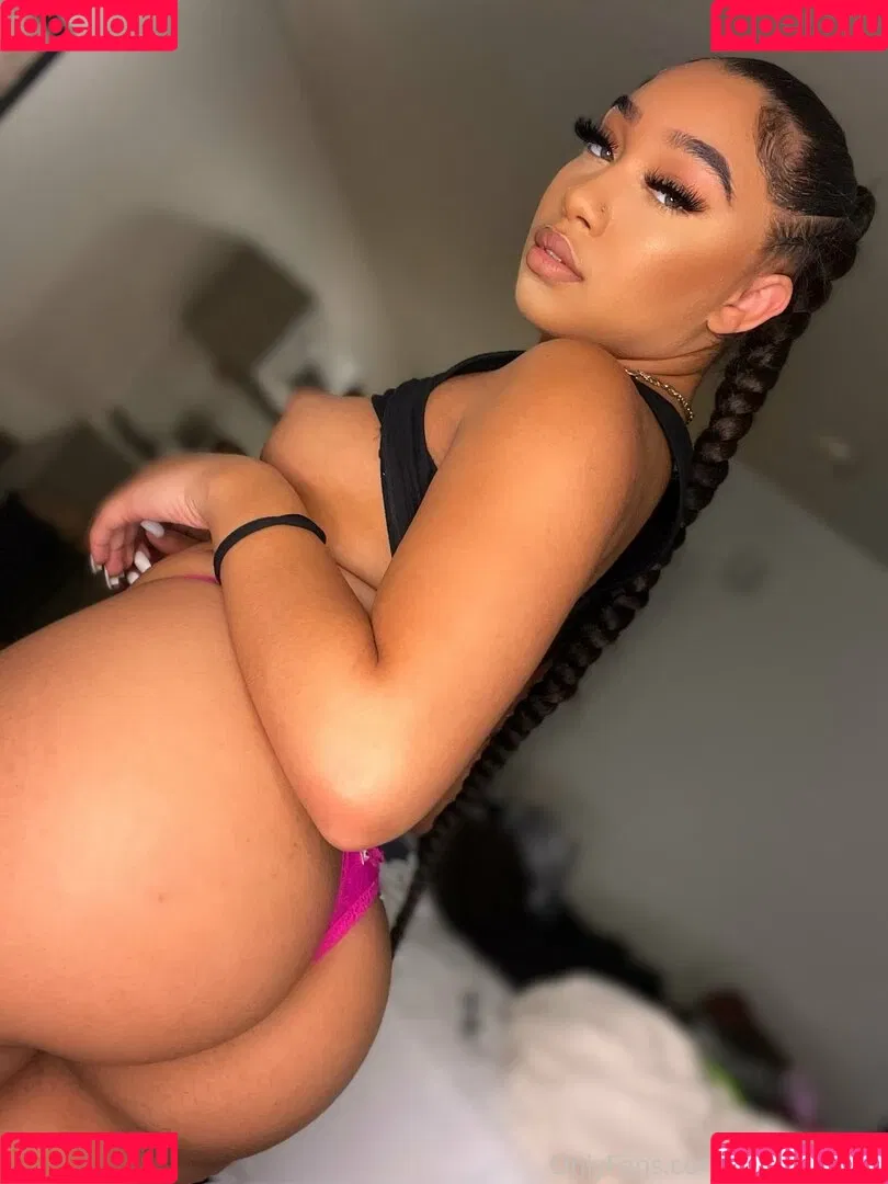 Bubble Booty / Naturalchina Onlyfans Photo Gallery 