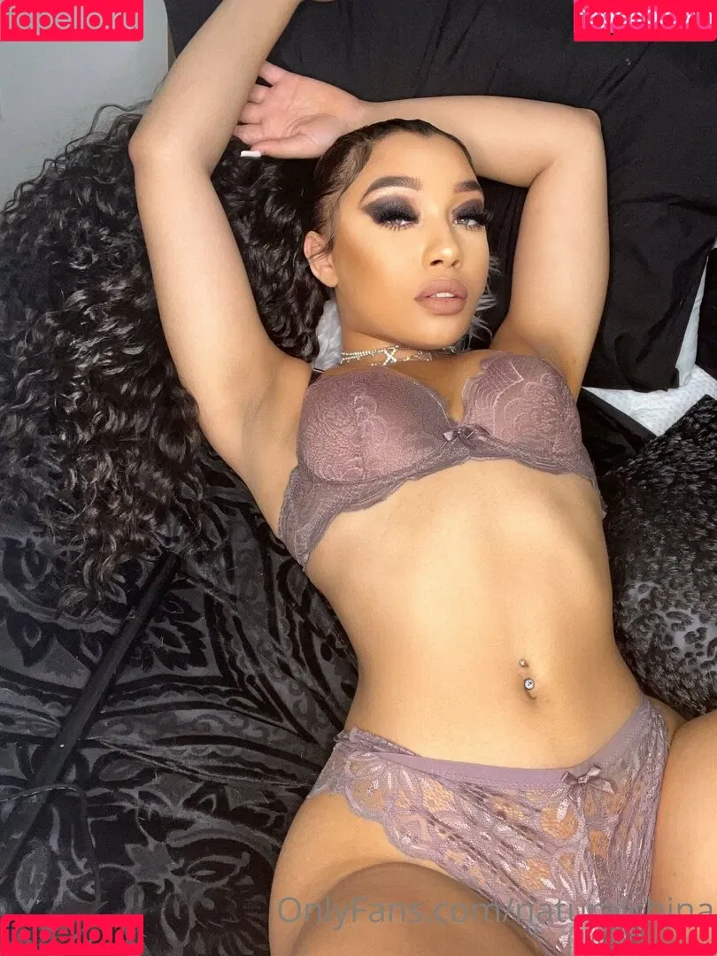 Bubble Booty / Naturalchina Onlyfans Photo Gallery 