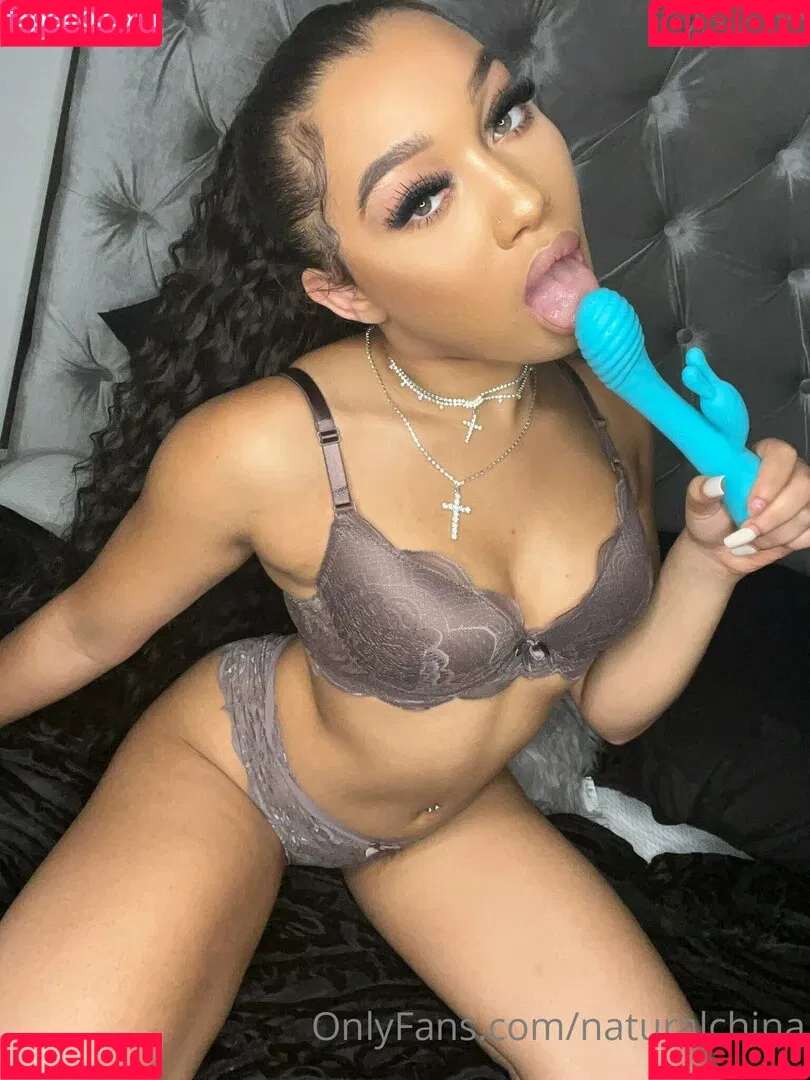 Bubble Booty / Naturalchina Onlyfans Photo Gallery 