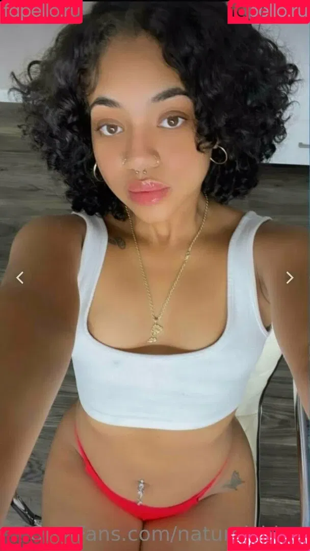 Bubble Booty / Naturalchina Onlyfans Photo Gallery 