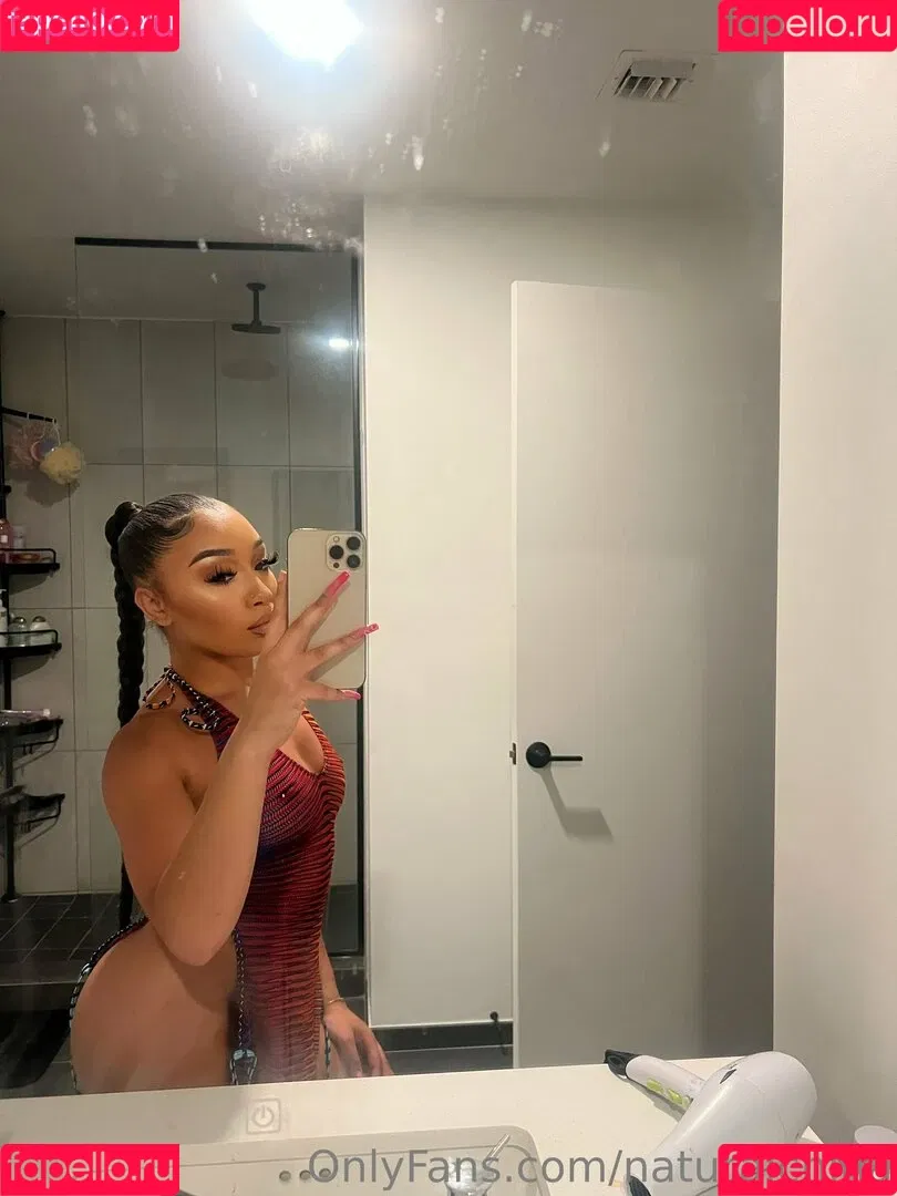 Bubble Booty / Naturalchina Onlyfans Photo Gallery 