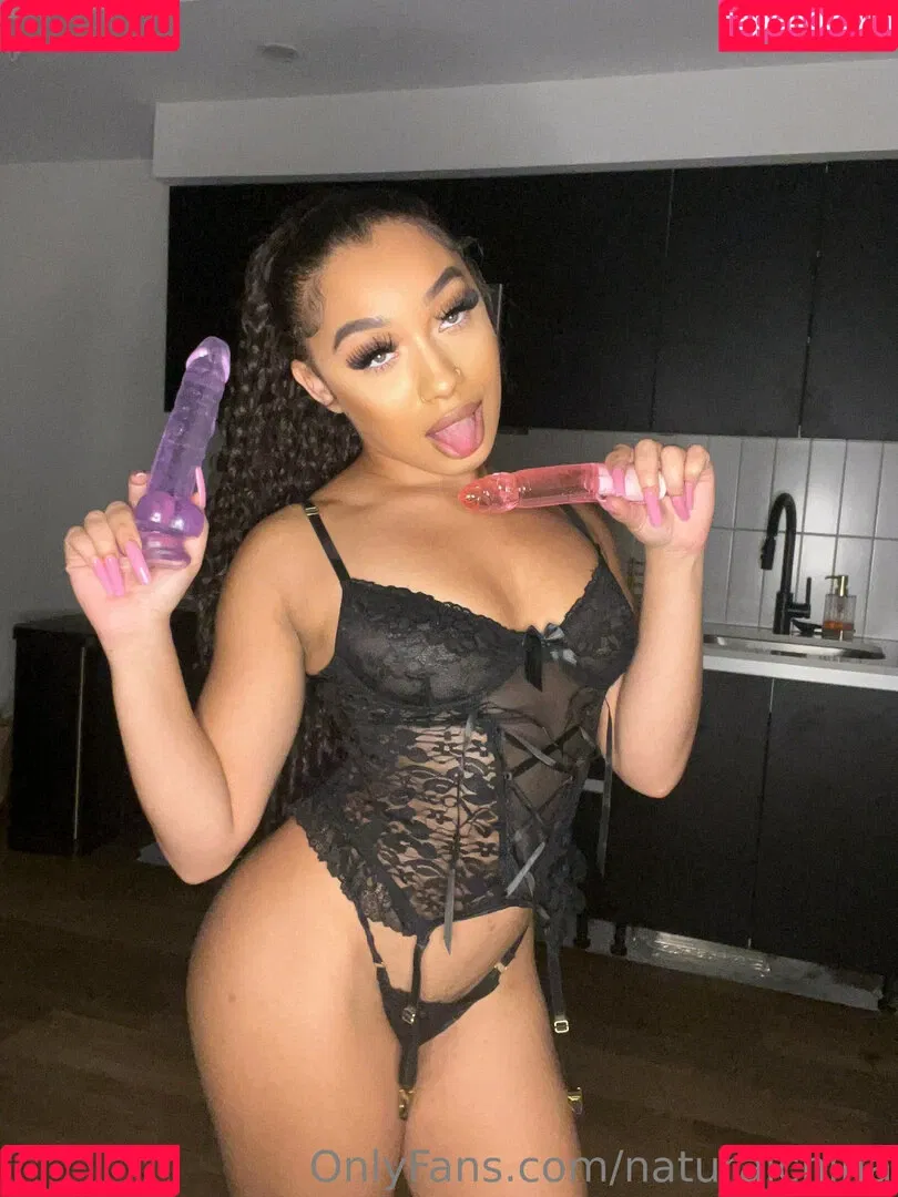 Bubble Booty / Naturalchina Onlyfans Photo Gallery 