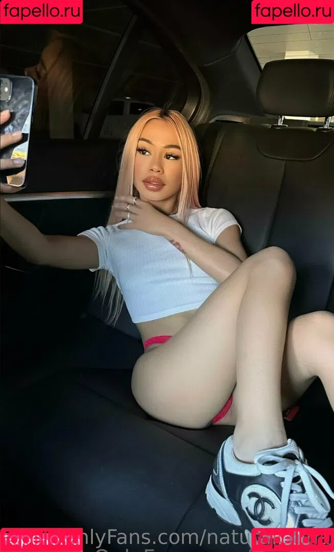 Bubble Booty / Naturalchina Onlyfans Photo Gallery 