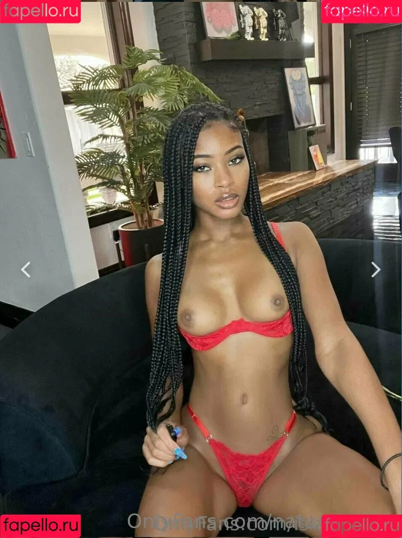 Bubble Booty / Naturalchina Onlyfans Photo Gallery 