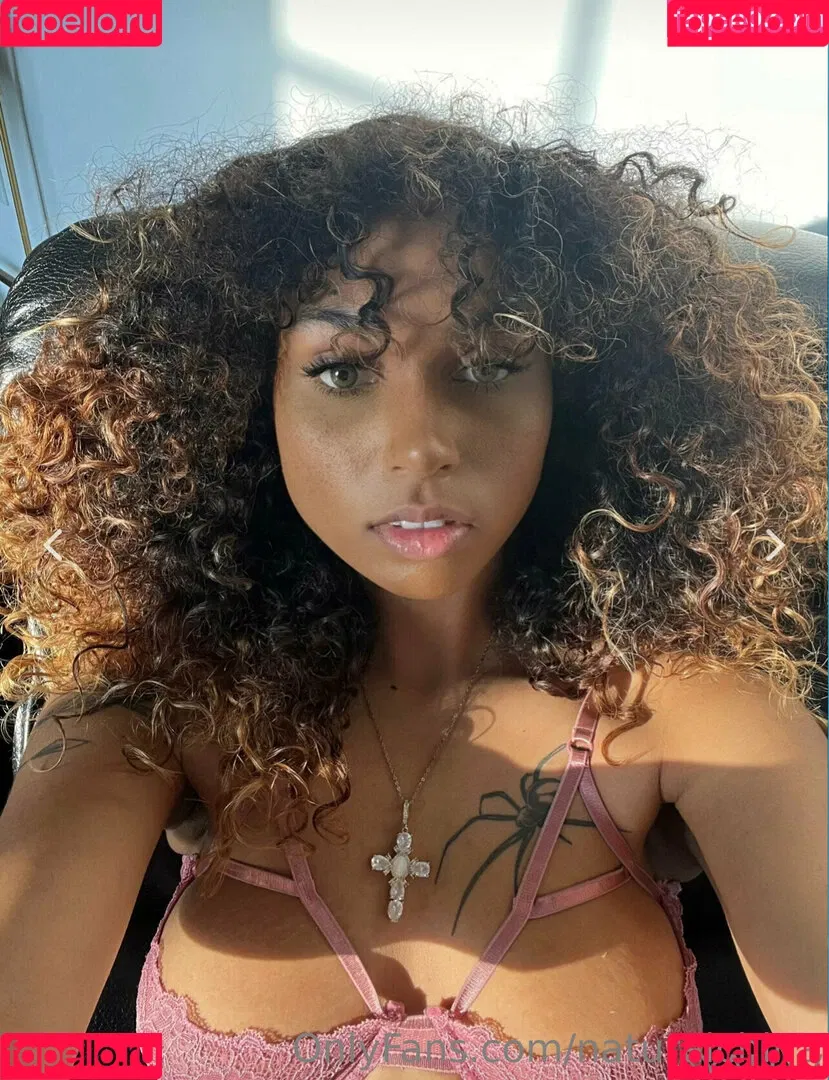 Bubble Booty / Naturalchina Onlyfans Photo Gallery 