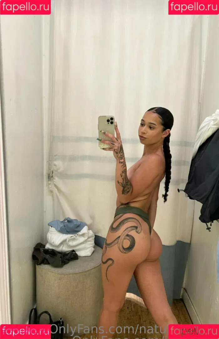 Bubble Booty / Naturalchina Onlyfans Photo Gallery 