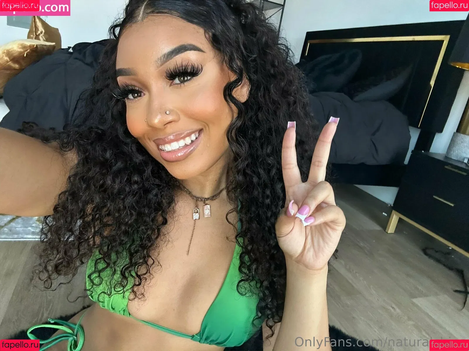 Bubble Booty / Naturalchina Onlyfans Photo Gallery 