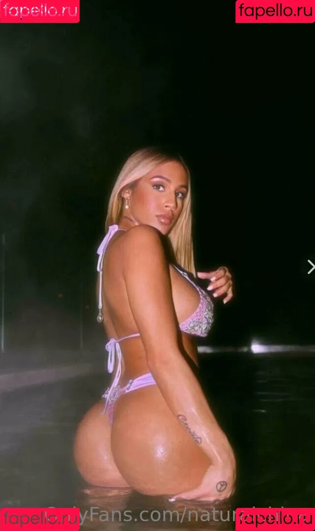 Bubble Booty / Naturalchina Onlyfans Photo Gallery 