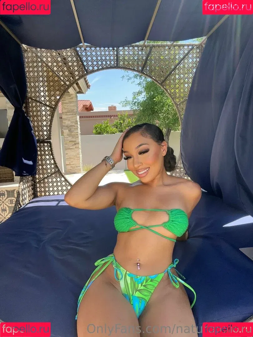 Bubble Booty / Naturalchina Onlyfans Photo Gallery 