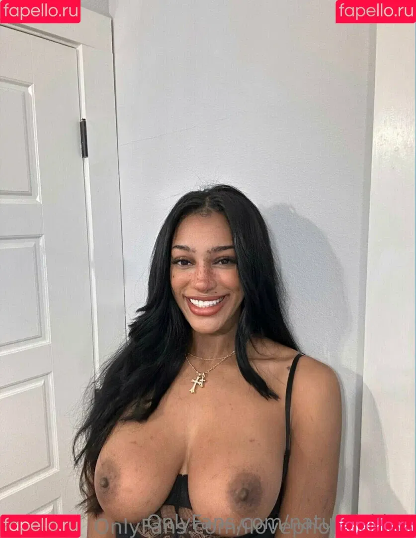 Bubble Booty / Naturalchina Onlyfans Photo Gallery 