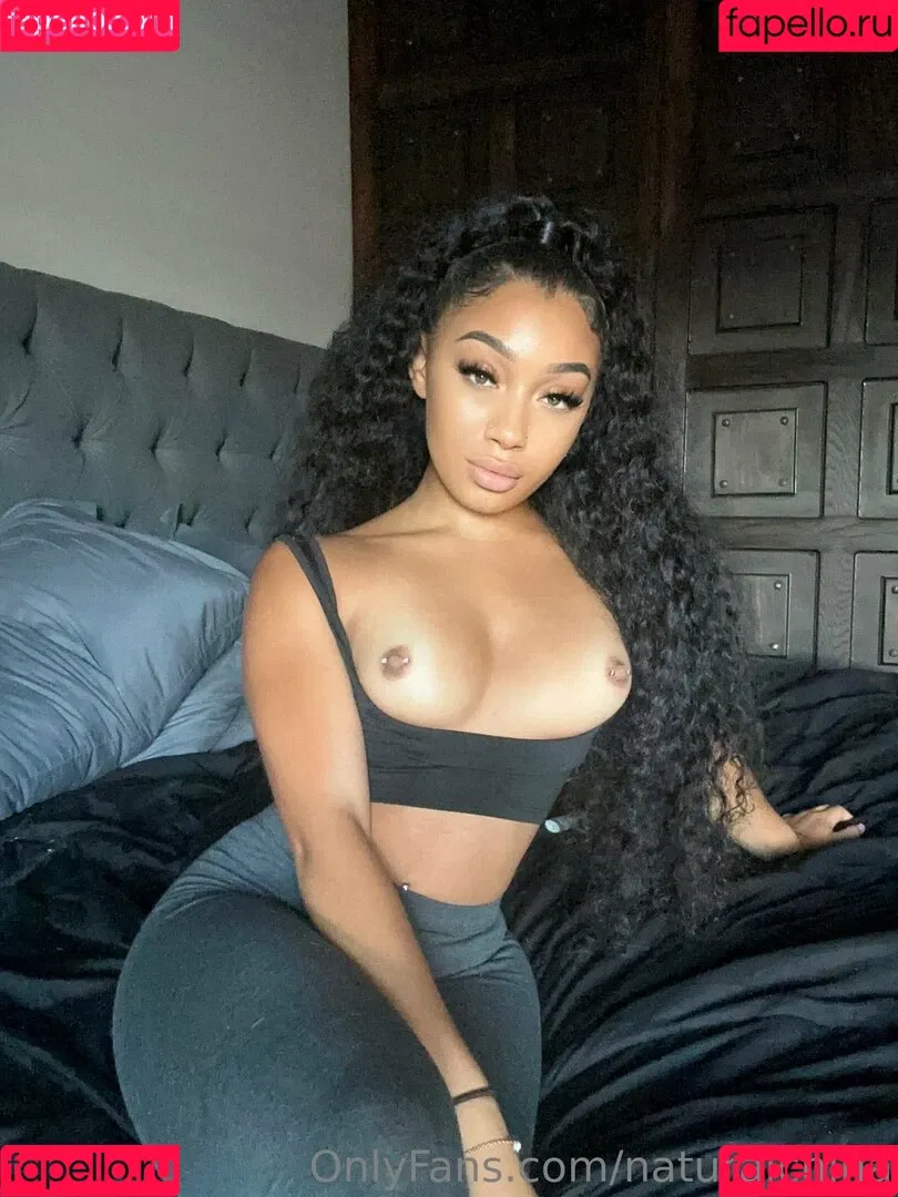 Bubble Booty / Naturalchina Onlyfans Photo Gallery 