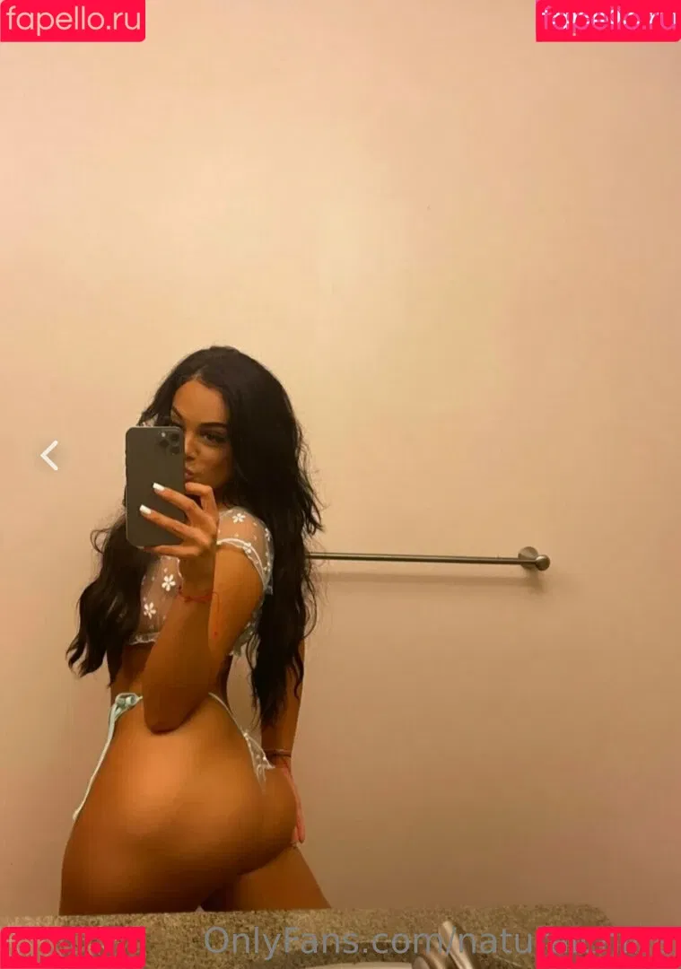 Bubble Booty / Naturalchina Onlyfans Photo Gallery 