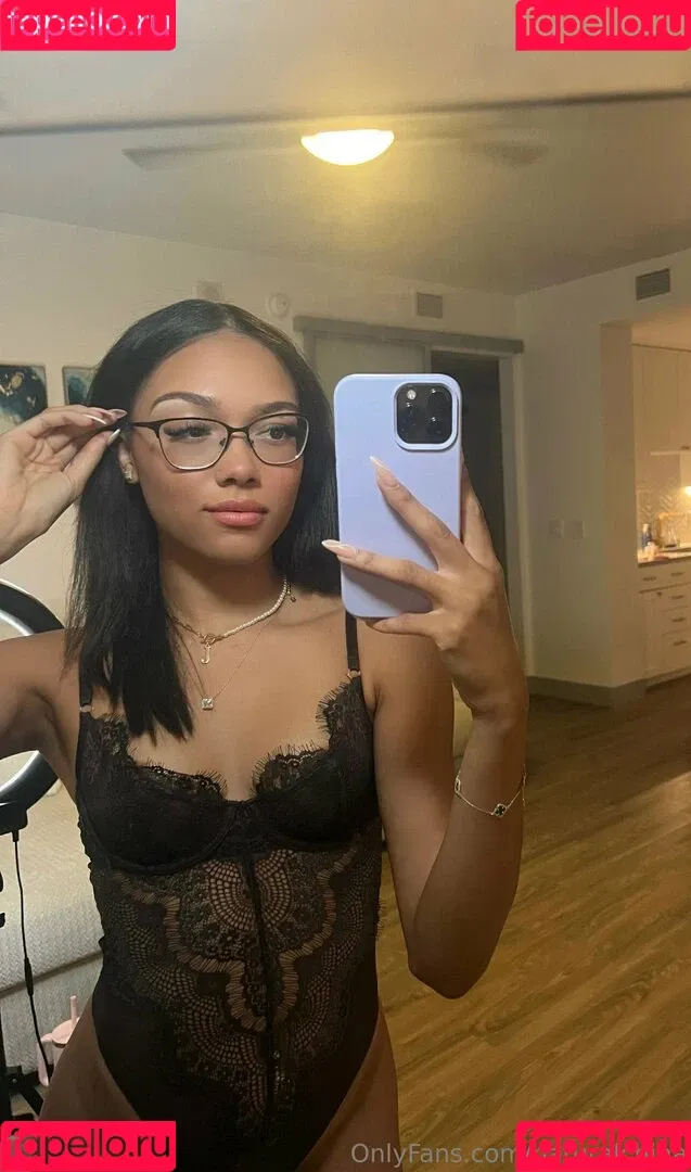 Bubble Booty / Naturalchina Onlyfans Photo Gallery 