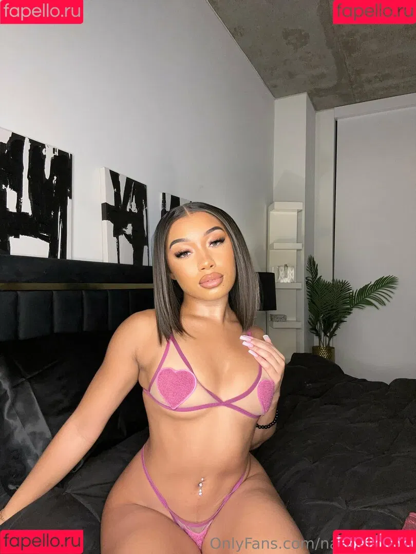 Bubble Booty / Naturalchina Onlyfans Photo Gallery 