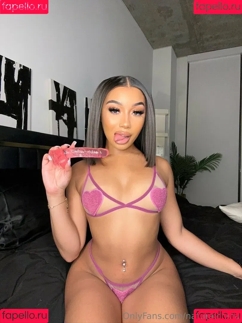 Bubble Booty / Naturalchina Onlyfans Photo Gallery 