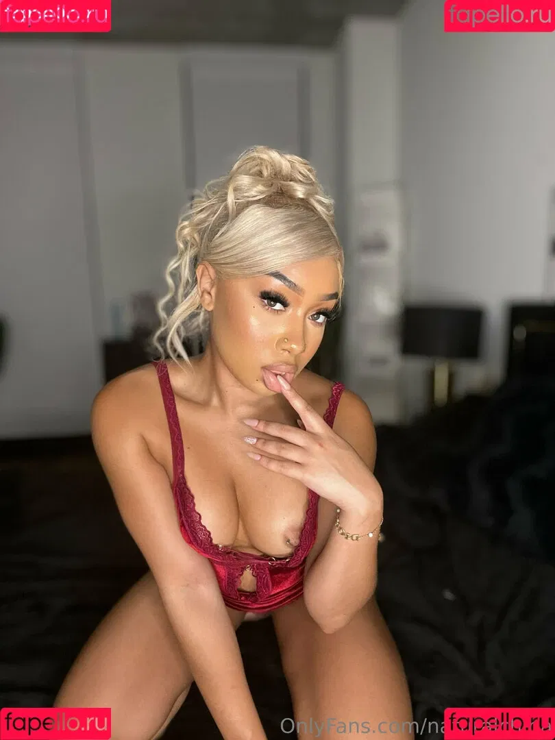 Bubble Booty / Naturalchina Onlyfans Photo Gallery 