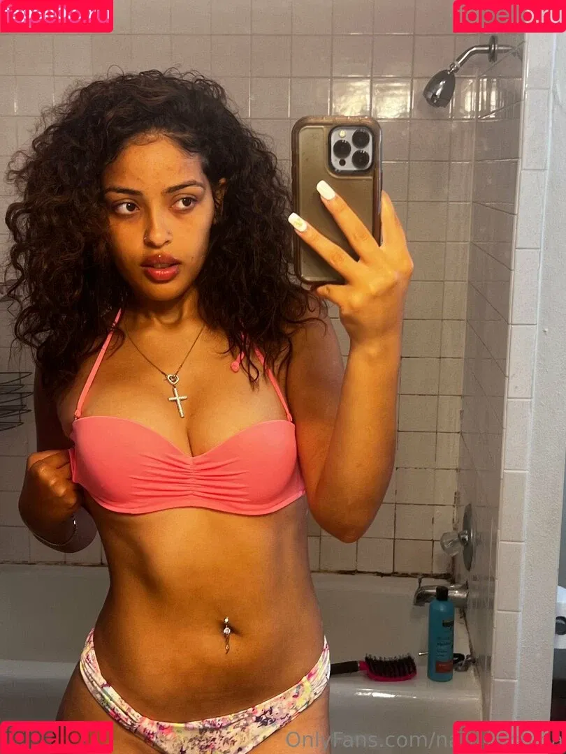 Bubble Booty / Naturalchina Onlyfans Photo Gallery 