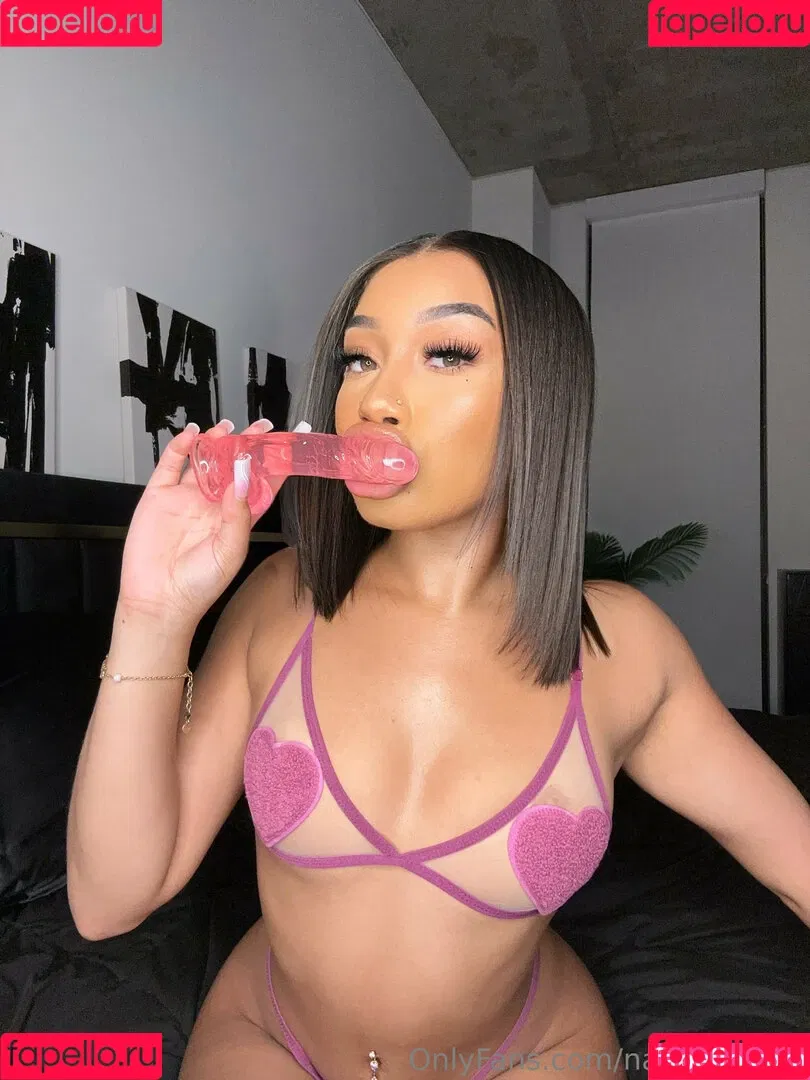 Bubble Booty / Naturalchina Onlyfans Photo Gallery 