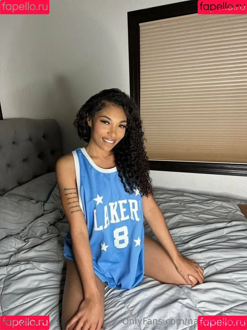 Bubble Booty / Naturalchina Onlyfans Photo Gallery 