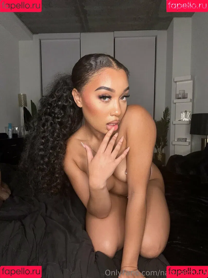 Bubble Booty / Naturalchina Onlyfans Photo Gallery 