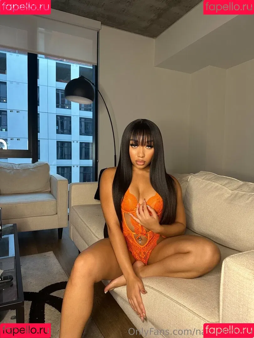 Bubble Booty / Naturalchina Onlyfans Photo Gallery 