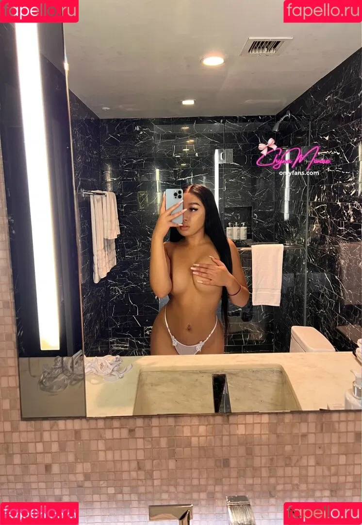 Bubble Booty / Naturalchina Onlyfans Photo Gallery 