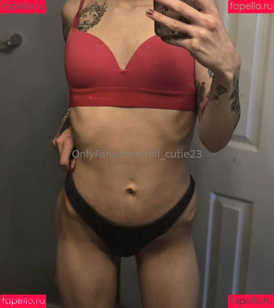 mil_cutie23 Onlyfans Photo Gallery 