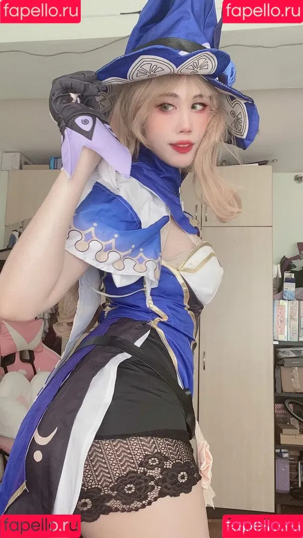 Kura Onee-san / kurasushi_usa / lewdgami Onlyfans Photo Gallery 