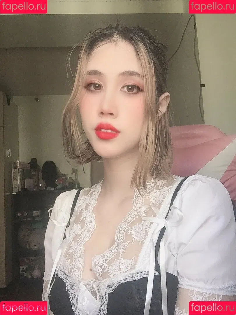 Kura Onee-san / kurasushi_usa / lewdgami Onlyfans Photo Gallery 