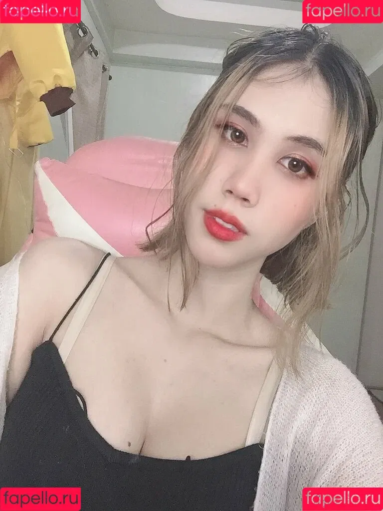 Kura Onee-san / kurasushi_usa / lewdgami Onlyfans Photo Gallery 