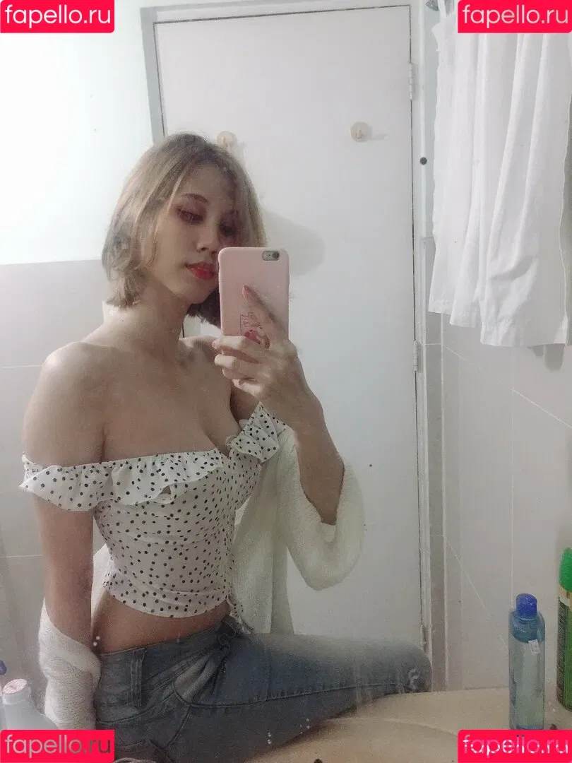 Kura Onee-san / kurasushi_usa / lewdgami Onlyfans Photo Gallery 