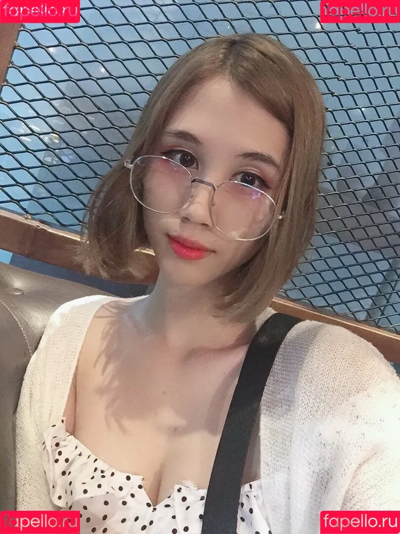 Kura Onee-san / kurasushi_usa / lewdgami Onlyfans Photo Gallery 